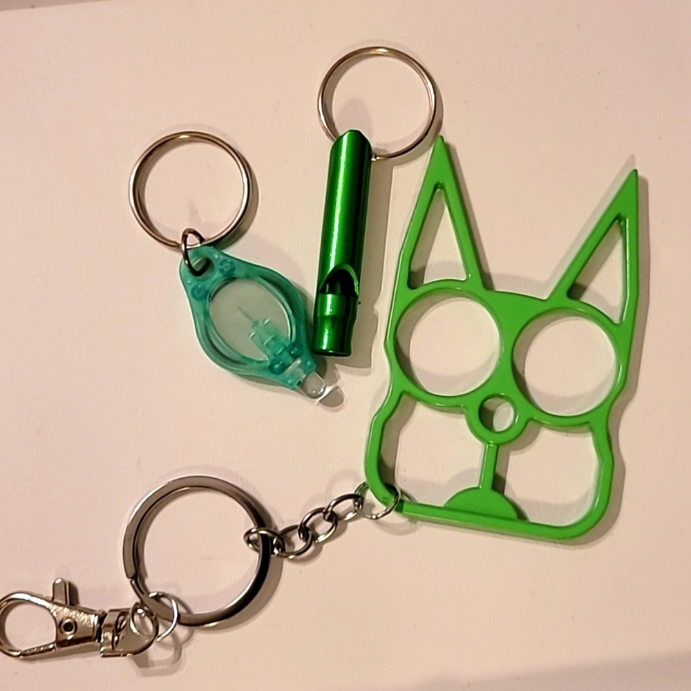 ☆PROTECT YOURSELF☆SAFE Keychain set. Great for women, joggers, college students